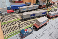 WIKING Container als Ladegut.