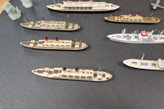 Kreuzfahrtschiffe auf Kurs.