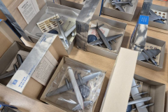 Flugzeuge in Originalverpackung.