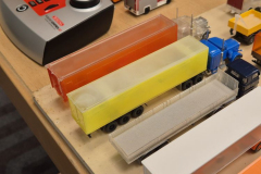 Kontur dank Papiereinlage.