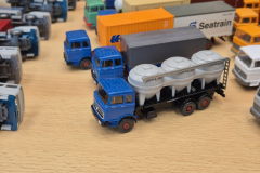 Umbaumodelle auf kubischer Basis.